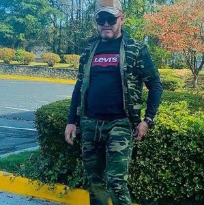 Meet your Posher, Jose antonio